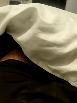 littlehornysons online show from January 2026 01:16:01 PM