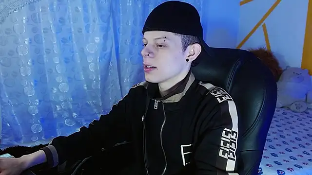 Matthew Boy  online show from December 2024 07:18:02 AM