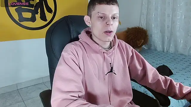 Matthew Boy  online show from February 2025 04:58:02 AM