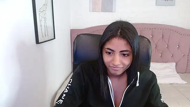 Snapshot of shaneelle chatting on October 2025 03:09:02 AM shaneelle online show from October 2025 03:09:02 AM