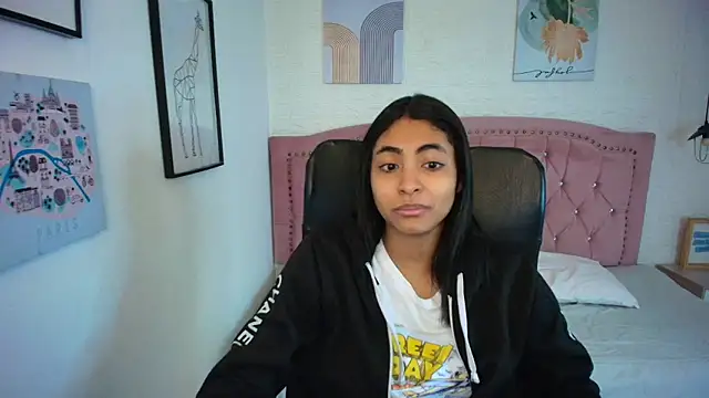 shaneelle online show from December 2025 03:02:01 AM