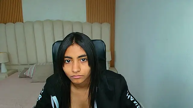 shaneelle online show from February 2026 03:02:01 AM