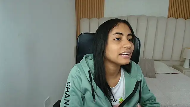 shaneelle online show from March 2026 03:03:02 AM