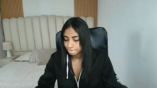 shaneelle online show from March 2026 03:12:01 AM