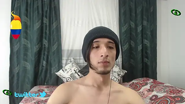 Snapshot of dereck_boy19 chatting on January 2025 11:35:02 PM dereck boy19 online show from January 2025 11:35:02 PM