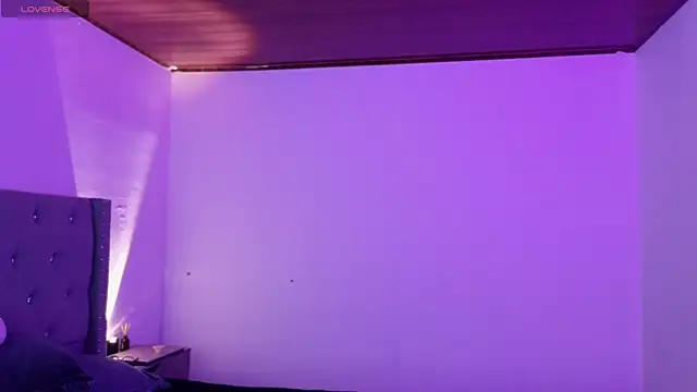 cristal hilton 10 online show from January 2026 07:10:02 AM