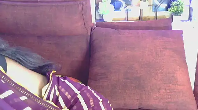 Snapshot of sexy_shivi chatting on December 2024 04:38:01 PM sexy shivi online show from December 2024 04:38:01 PM