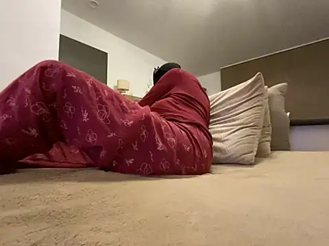 Marilou1983 online show from September 2025 08:42:01 PM