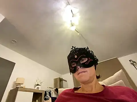 Marilou1983 online show from September 2025 08:25:02 PM