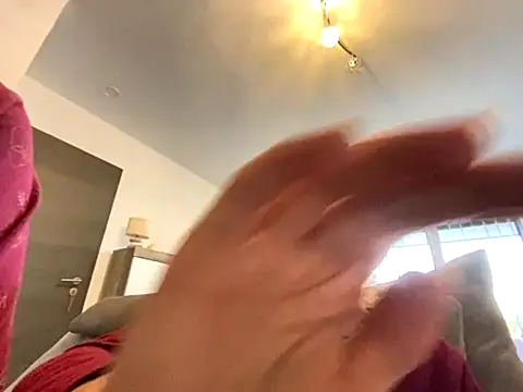 Marilou1983 online show from October 2025 02:51:02 PM