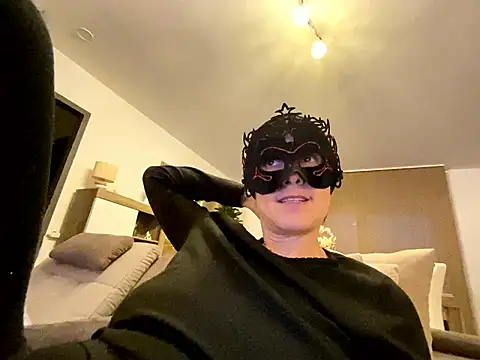 Snapshot of Marilou1983 chatting on January 2026 04:33:01 PM Marilou1983 online show from January 2026 04:33:01 PM