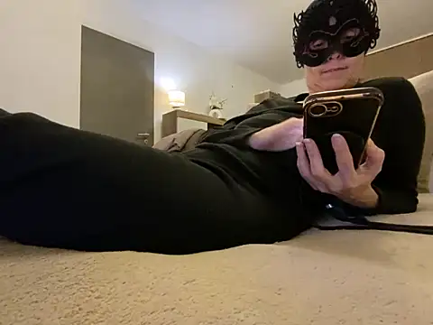 Snapshot of Marilou1983 chatting on February 2026 10:06:02 PM Marilou1983 online show from February 2026 10:06:02 PM