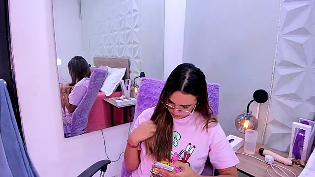 Stacey white  online show from February 2026 08:16:02 PM