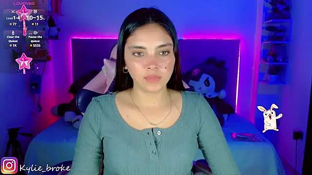 Snapshot of Kylie_brokee chatting on February 2025 10:11:02 PM Kylie brokee online show from February 2025 10:11:02 PM