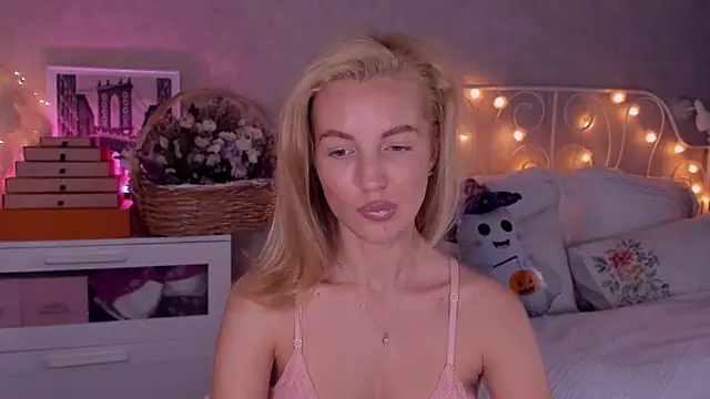 aestetick online show from October 2025 10:21:02 AM