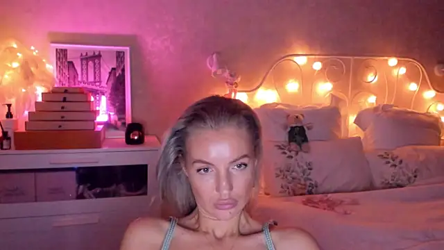 aestetick online show from November 2025 06:46:02 PM