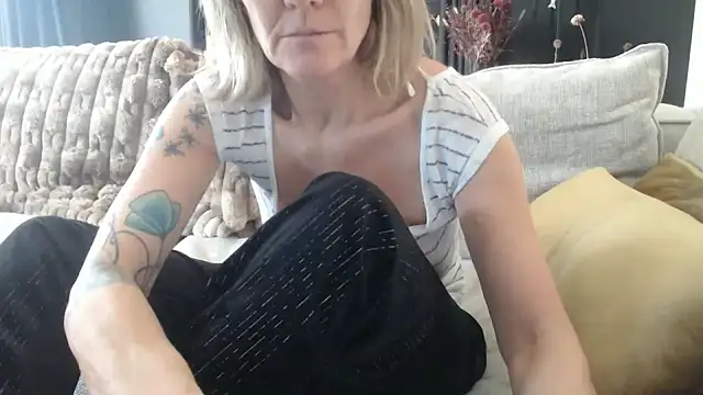 godinflower online show from November 2025 01:00:01 PM