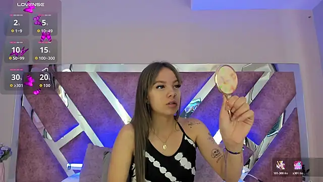 AmmyJones  online show from November 2025 02:44:01 PM