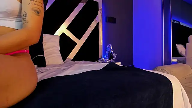 AmmyJones  online show from January 2026 06:33:02 PM