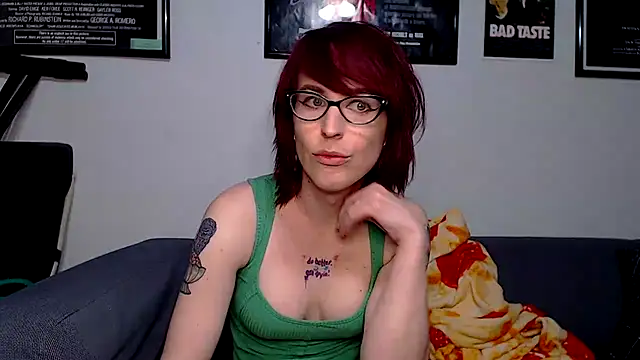 Snapshot of RyffBurnz chatting on May 2026 12:48:02 AM RyffBurnz online show from May 2026 12:48:02 AM