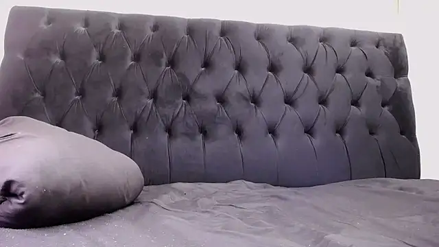 Snapshot of SpicyQueenxxxx chatting on February 2025 05:06:01 PM SpicyQueenxxxx online show from February 2025 05:06:01 PM