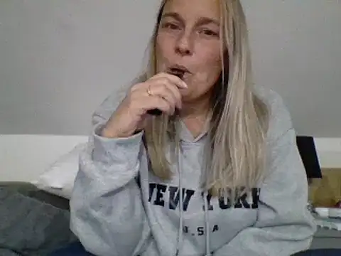 scrummymummy2 online show from September 2025 08:36:01 PM
