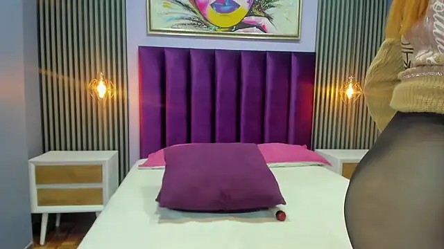 Nahiajhonson  online show from January 2025 03:12:02 PM