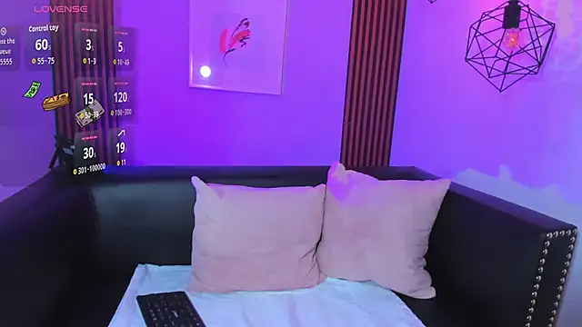 Nahiajhonson  online show from January 2026 01:13:02 PM