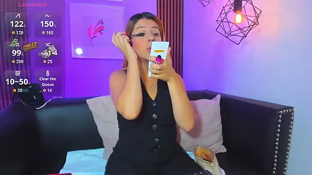 Nahiajhonson  online show from February 2026 01:37:02 PM