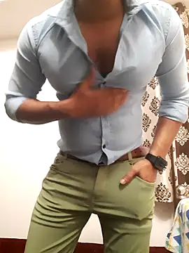 Guyinshortss online show from November 2025 07:56:01 PM