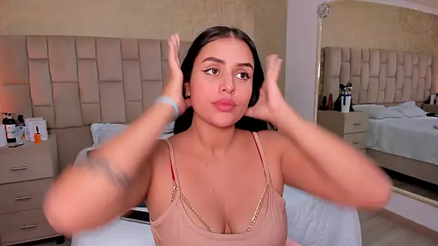 Snapshot of EmmaTorres_ chatting on February 2025 05:25:01 AM EmmaTorres  online show from February 2025 05:25:01 AM