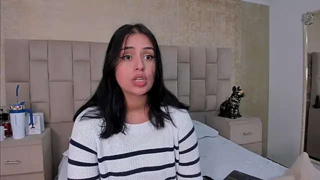 Snapshot of EmmaTorres_ chatting on February 2025 09:25:01 PM EmmaTorres  online show from February 2025 09:25:01 PM