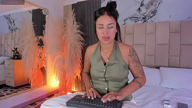 EmmaTorres  online show from February 2026 09:12:02 PM