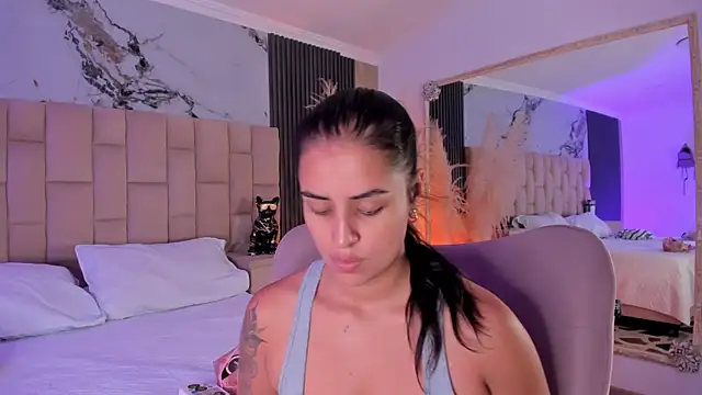 EmmaTorres  online show from April 2026 08:47:01 PM