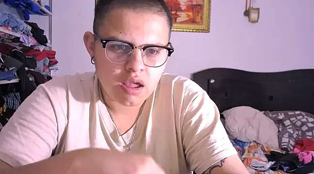 Snapshot of tatsumi_nao chatting on February 2025 01:18:02 PM tatsumi nao online show from February 2025 01:18:02 PM