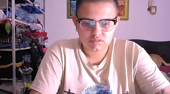 Snapshot of tatsumi_nao chatting on February 2025 04:20:01 PM tatsumi nao online show from February 2025 04:20:01 PM