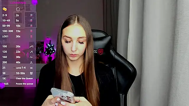 Sm0ly online show from February 2025 12:00:02 PM