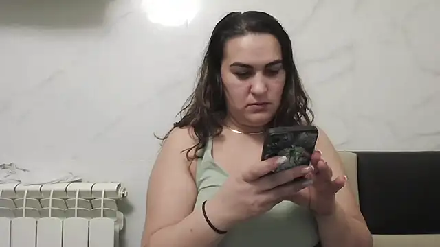 Snapshot of milfmomxx chatting on February 2025 07:16:01 PM milfmomxx online show from February 2025 07:16:01 PM