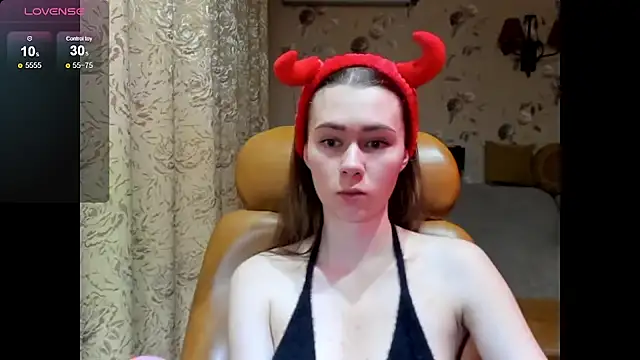 Snapshot of MadeleineWiliams chatting on October 2025 08:53:02 PM MadeleineWiliams online show from October 2025 08:53:02 PM