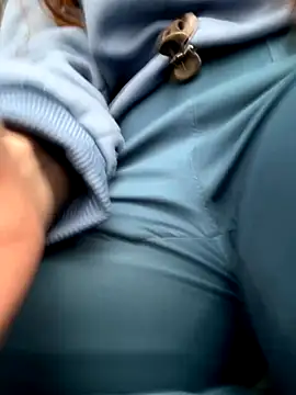 Cloew Marz online show from October 2025 04:57:01 PM