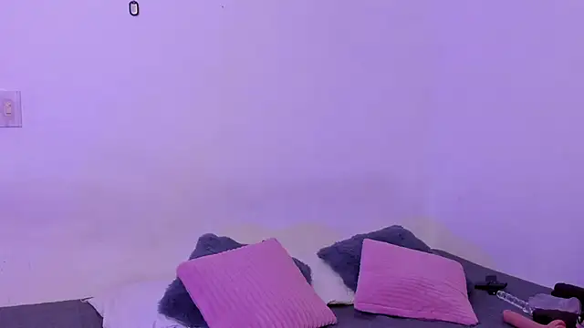 crystalvazquez online show from December 2025 02:03:01 PM