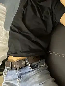 Snapshot of zeck80 chatting on February 2025 07:15:01 AM zeck80 online show from February 2025 07:15:01 AM