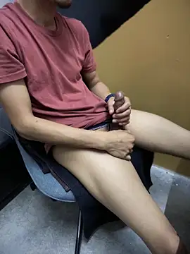 Snapshot of zeck80 chatting on March 2025 05:24:02 PM zeck80 online show from March 2025 05:24:02 PM