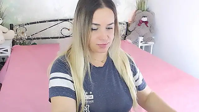 Snapshot of MilenaMiler_X chatting on March 2025 07:35:01 PM MilenaMiler X online show from March 2025 07:35:01 PM