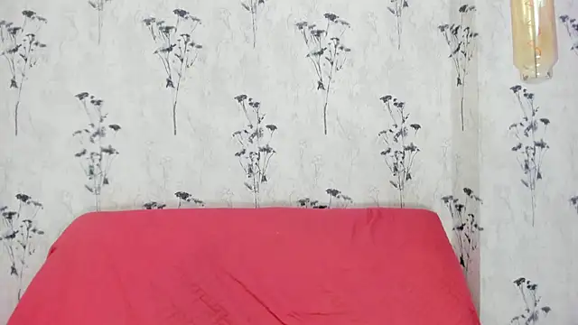 Snapshot of Mia_candy_0 chatting on January 2025 06:10:01 PM Mia candy 0 online show from January 2025 06:10:01 PM