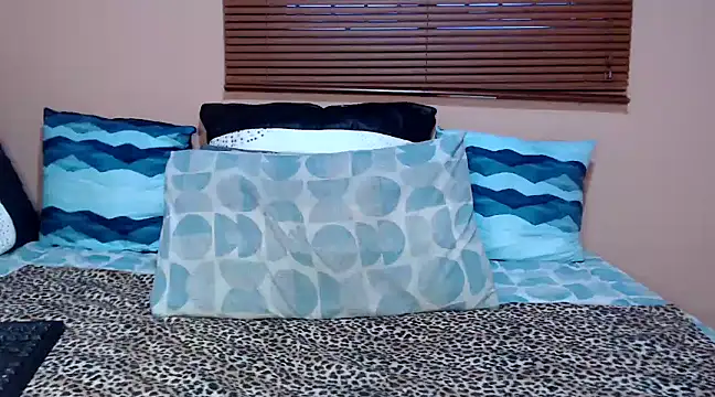 LONGBLKCLIT36 online show from February 2025 04:48:02 PM