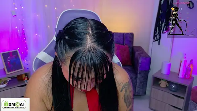 Snapshot of Miss_scarllet_ chatting on April 2026 01:13:01 PM Miss scarllet online show from April 2026 01:13:01 PM