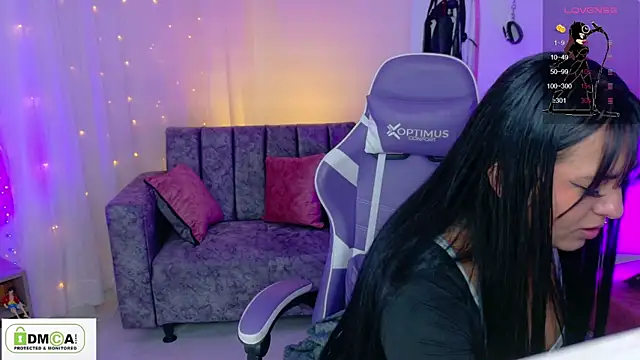 Snapshot of Miss_scarllet_ chatting on May 2026 01:08:02 PM Miss scarllet online show from May 2026 01:08:02 PM