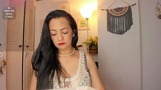Snapshot of anaruiz_ chatting on May 2026 10:50:01 PM anaruiz online show from May 2026 10:50:01 PM