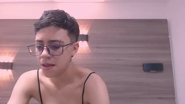 Snapshot of Cutie_Shy_ chatting on January 2025 11:49:01 AM Cutie Shy online show from January 2025 11:49:01 AM